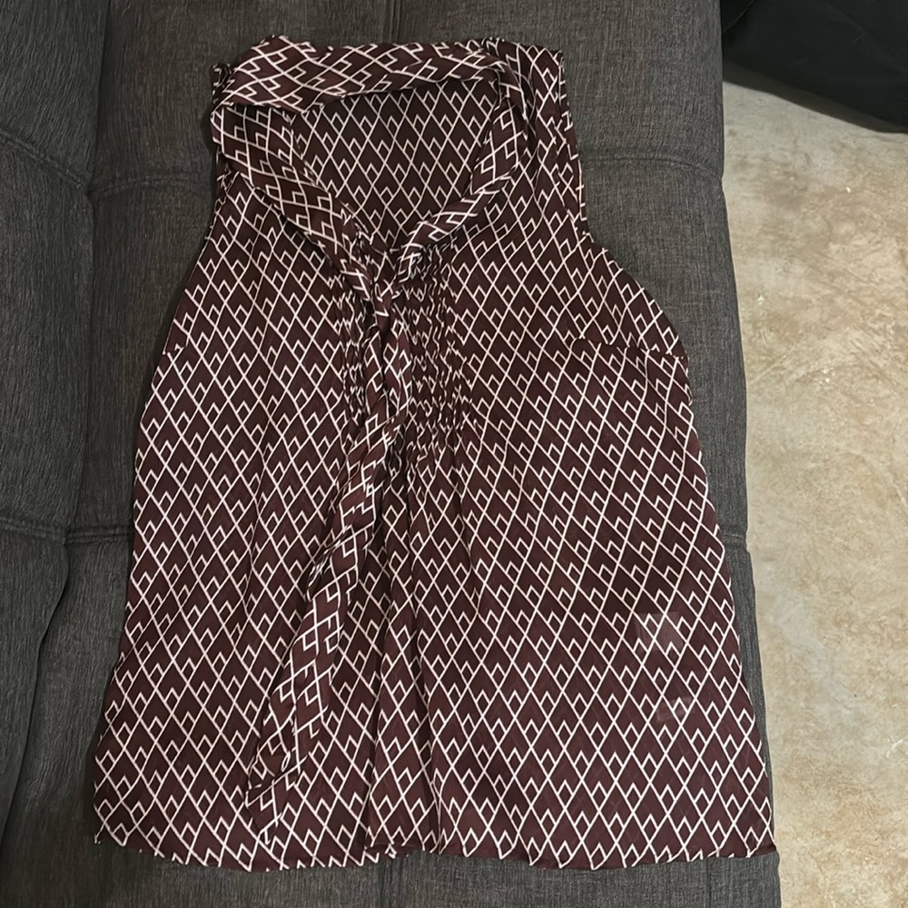 NY & CO shirt w/ tie in front